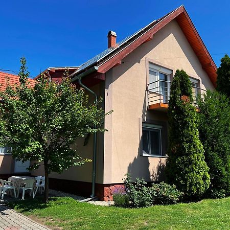 Lavender Apartment Siófok Eksteriør bilde